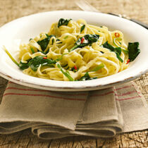 Tagliatelle mit Chilispinat