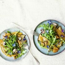 Pilze auf Rucola mit Sanddorn-Vinaigrette