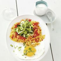 Bulgur mit Spinat und Joghurtsauce