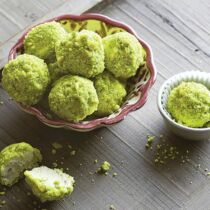 Pistazien-Amarenakirsch-Trüffel Pistazien-Amarenakirsch-Trüffel