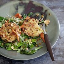 Reisküchlein auf Pak Choi Reisküchlein auf Pak Choi