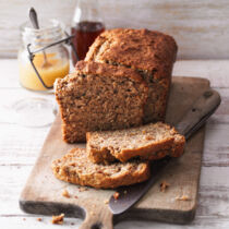 Zucchini-Apfel-Brot mit Mandeln und Ahornsirup