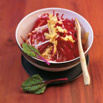 Rote-Bete-Apfel-Meerrettich-Salat Rote-Bete-Apfel-Meerrettich-Salat
