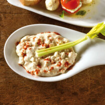 Weiß-blaue Käsecreme