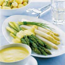 Spargel mit Sauce Hollandaise