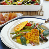 Spargel mit Kartoffelwaffeln Spargel mit Kartoffelwaffeln