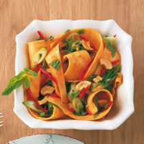 Roh marinierter Süßkartoffelsalat Roh marinierter Süßkartoffelsalat