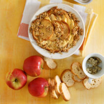 Semmelauflauf mit Äpfeln und Nüssen Semmelauflauf mit Äpfeln und Nüssen