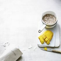 Paleo-Porridge mit Mango