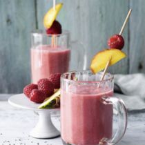 Red Heart Beat mit Chiasamen und Früchten Red Heart Beat mit Chiasamen und Früchten