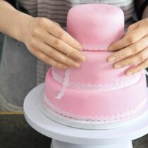 Aufbau mehrstöckiger Torten Aufbau mehrstöckiger Torten