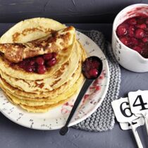 Crêpes mit Sauerkirschragout