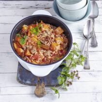 Lammtopf mit Reis und Datteln Lammtopf mit Reis und Datteln