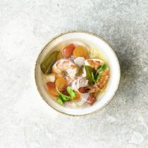 Schnelle Glasnudelsuppe mit Riesengarnelen Schnelle Glasnudelsuppe mit Riesengarnelen