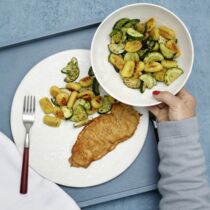 Blitzschnitzel mit Gnocchisalat Blitzschnitzel mit Gnocchisalat