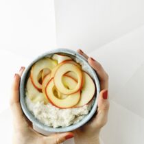 Blumenkohl-Milchreis mit karamellisierten Äpfeln Blumenkohl-Milchreis mit karamellisierten Äpfeln