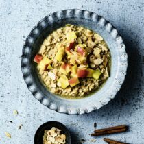 Kokos-Porridge mit Apfelkompott Kokos-Porridge mit Apfelkompott