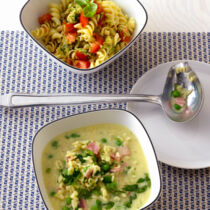 Nudelsuppe mit Ei Nudelsuppe mit Ei