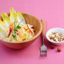 Selleriesalat in Chicorée-Schiffchen Selleriesalat in Chicorée-Schiffchen