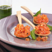 Lachstatar mit Pistou