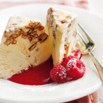 Knuspriges Pekannuss-Parfait Knuspriges Pekannuss-Parfait