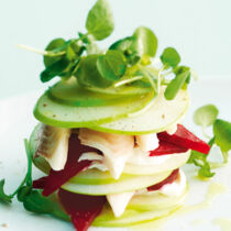 Millefeuille von Apfel, Forelle und roter Bete Millefeuille von Apfel, Forelle und roter Bete