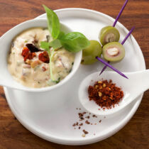 Italienische Mayonnaise mit Mandeloliven Italienische Mayonnaise mit Mandeloliven