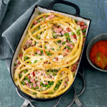 Nudelauflauf mit Tomatensauce