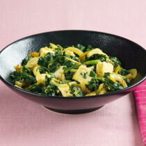 Asiatischer Spinat mit Käse Asiatischer Spinat mit Käse