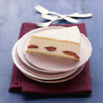 Käsesahnetorte mit Pflaumen