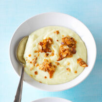 Grießcreme mit Mandelkrokant Grießcreme mit Mandelkrokant