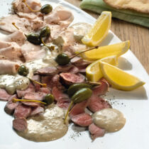 Huhn und Lamm mit Thunfischsauce Huhn und Lamm mit Thunfischsauce