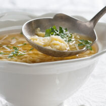 Teigstückchen in Brühe Teigstückchen in Brühe