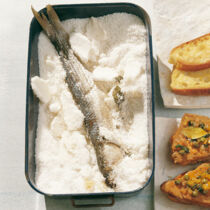 Meeräsche in der Salzkruste