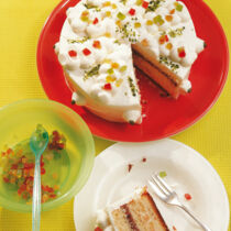 Biskuittorte mit Cremefüllung Biskuittorte mit Cremefüllung