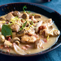 Hähnchenwürfel in Rieslingsauce Hähnchenwürfel in Rieslingsauce