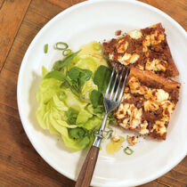 Hackpizza mit Schafskäse