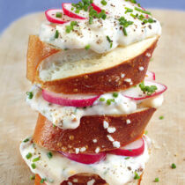 Laugenstangen mit Camembertcreme Laugenstangen mit Camembertcreme