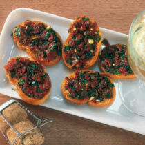 Crostini mit getrockneten Tomaten