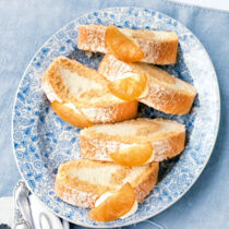 Zitronen-Biskuitrolle