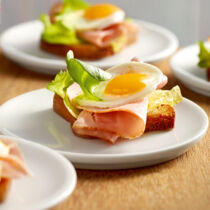 Strammer Max mit Wachtelei Strammer Max mit Wachtelei