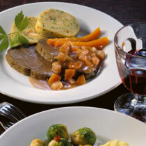 Sauerbraten mit Möhren Sauerbraten mit Möhren