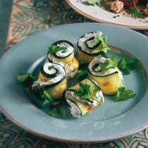Minzige Zucchini-Röllchen Minzige Zucchini-Röllchen