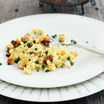 Rührtofu mit Knusperwürfeln