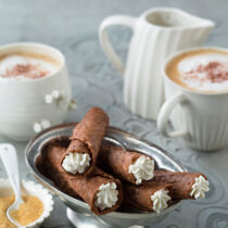 Schokoladen-Sahne-Hippen