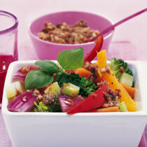 Gemüsesalat mit Sardellensauce Gemüsesalat mit Sardellensauce