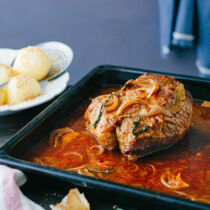 Schweinebraten mit Knödeln Schweinebraten mit Knödeln