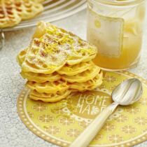 Zitronen-Schmand-Waffeln Zitronen-Schmand-Waffeln