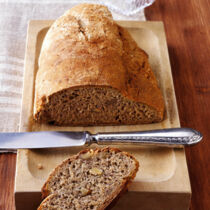 Walnussbrot mit Sauerteig Walnussbrot mit Sauerteig