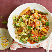 Orientalisches Gemüse mit Orangen-Gewürz-Hirse Orientalisches Gemüse mit Orangen-Gewürz-Hirse